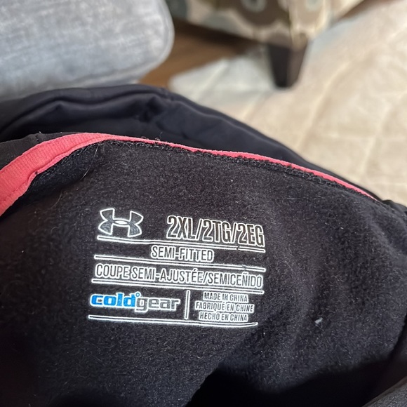 Under Armour back hooded sweatshirt - Picture 7 of 7